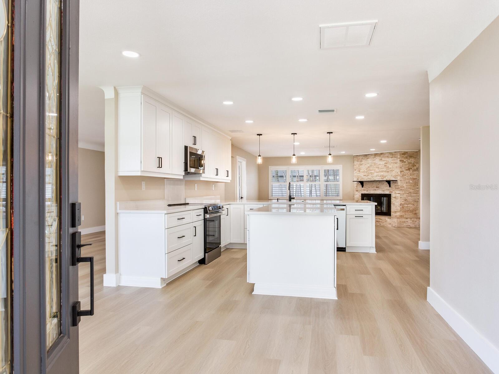 5470 BAYSHORE DR, SEMINOLE, FL, 33772