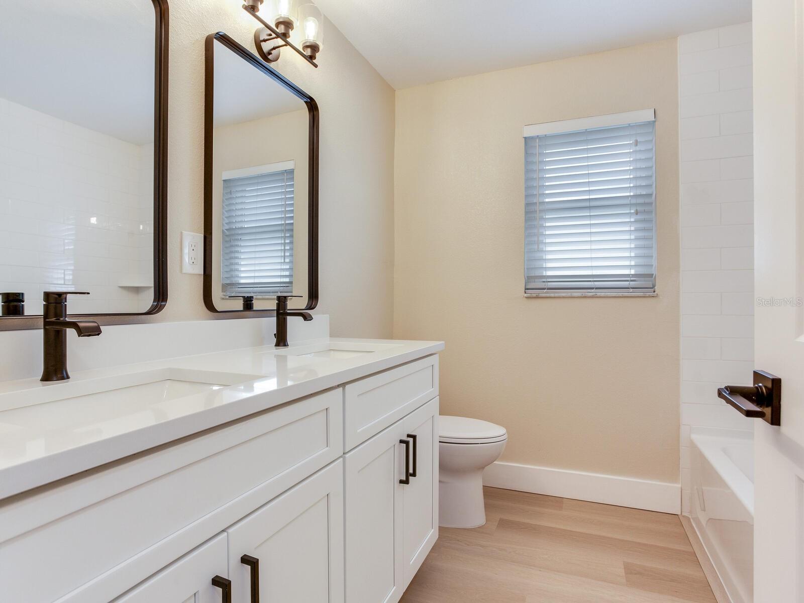 5470 BAYSHORE DR, SEMINOLE, FL, 33772