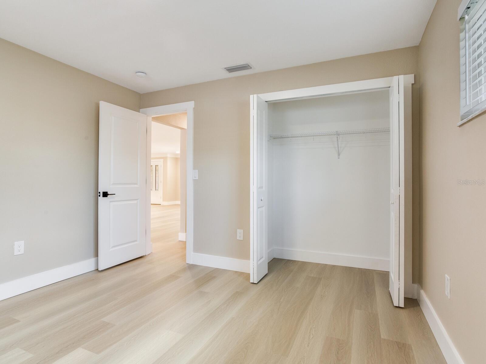 5470 BAYSHORE DR, SEMINOLE, FL, 33772