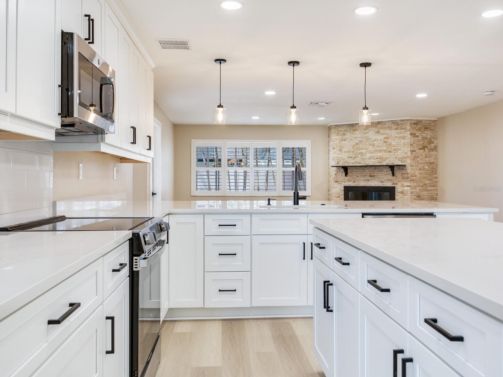 5470 BAYSHORE DR, SEMINOLE, FL, 33772