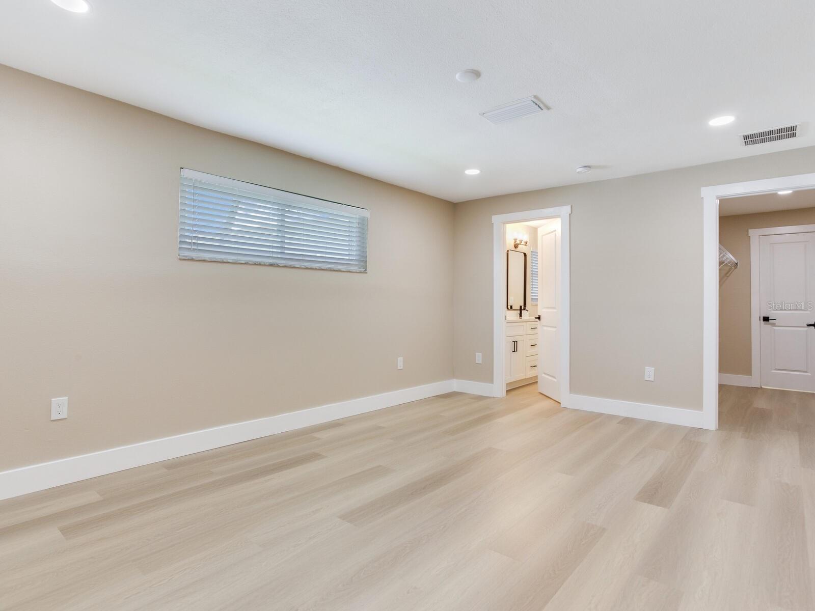 5470 BAYSHORE DR, SEMINOLE, FL, 33772