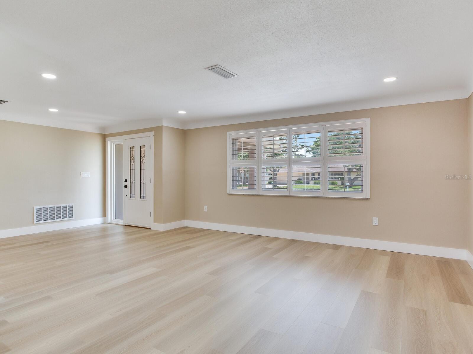 5470 BAYSHORE DR, SEMINOLE, FL, 33772