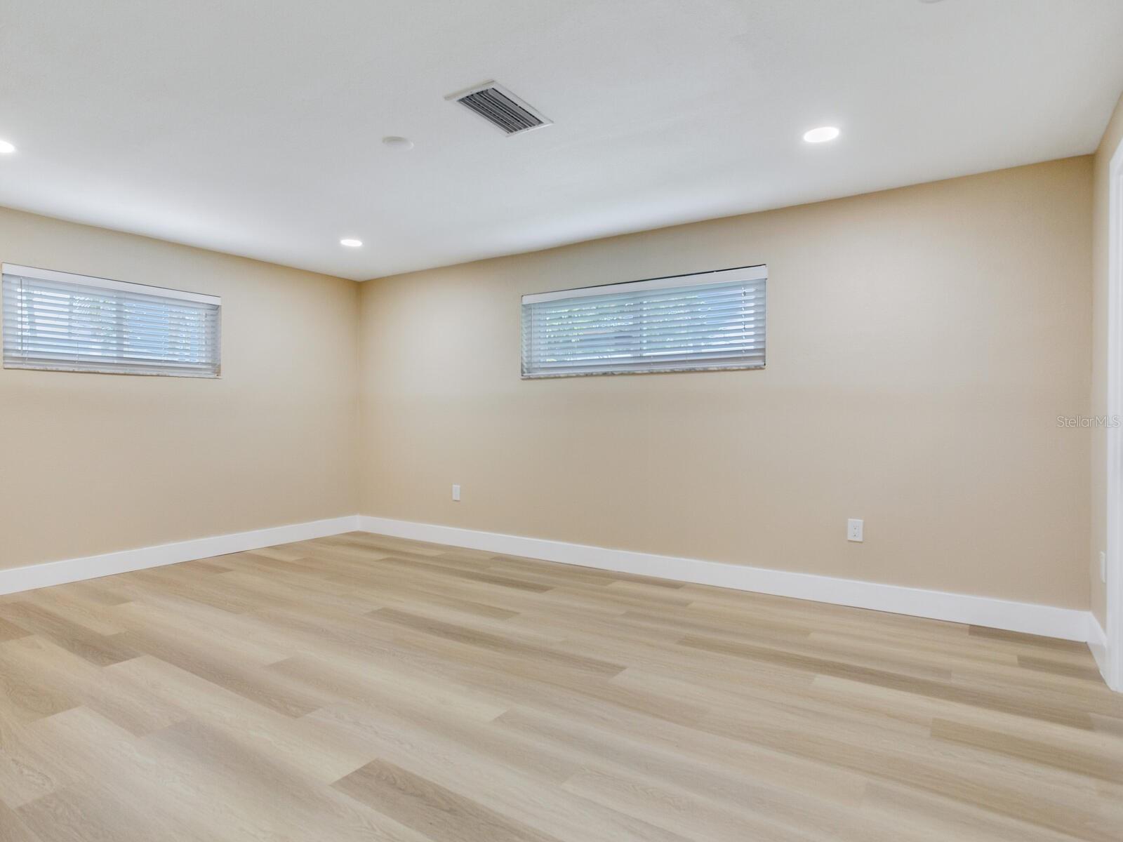 5470 BAYSHORE DR, SEMINOLE, FL, 33772