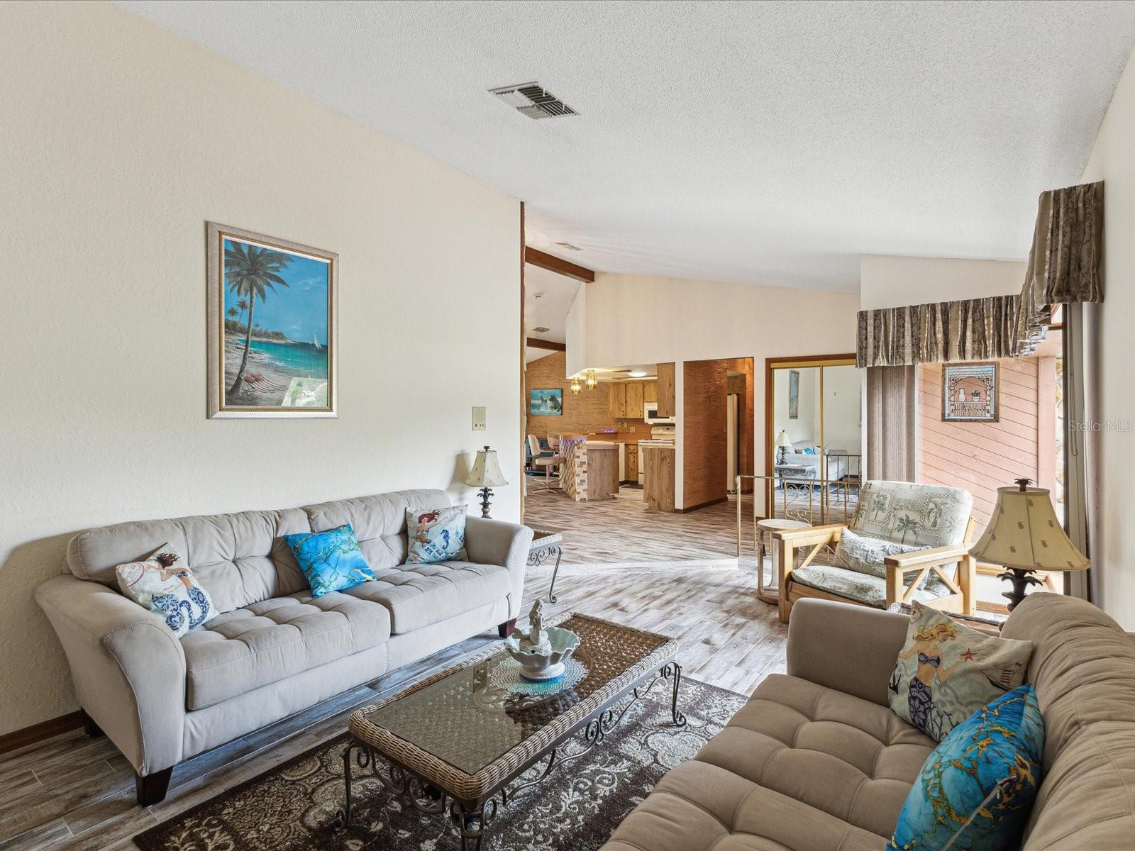 8393 DELAWARE DR, WEEKI WACHEE, FL, 34607