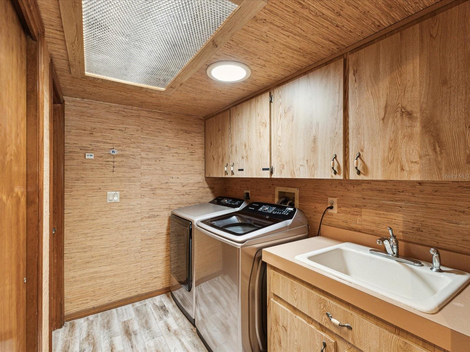 8393 DELAWARE DR, WEEKI WACHEE, FL, 34607