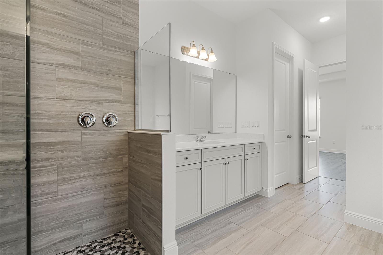 15161 LAKE BESSIE LOOP, WINTER GARDEN, FL, 34787