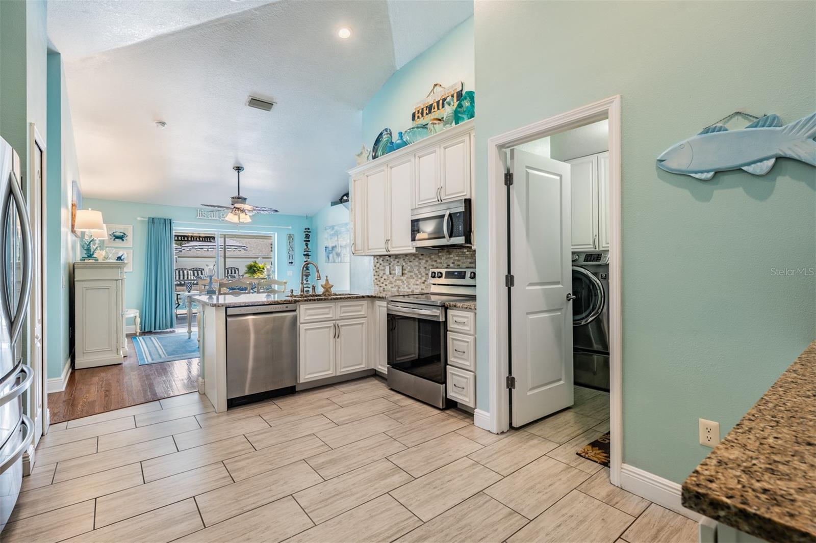 12813 KINGS LAKE DR, GIBSONTON, FL, 33534