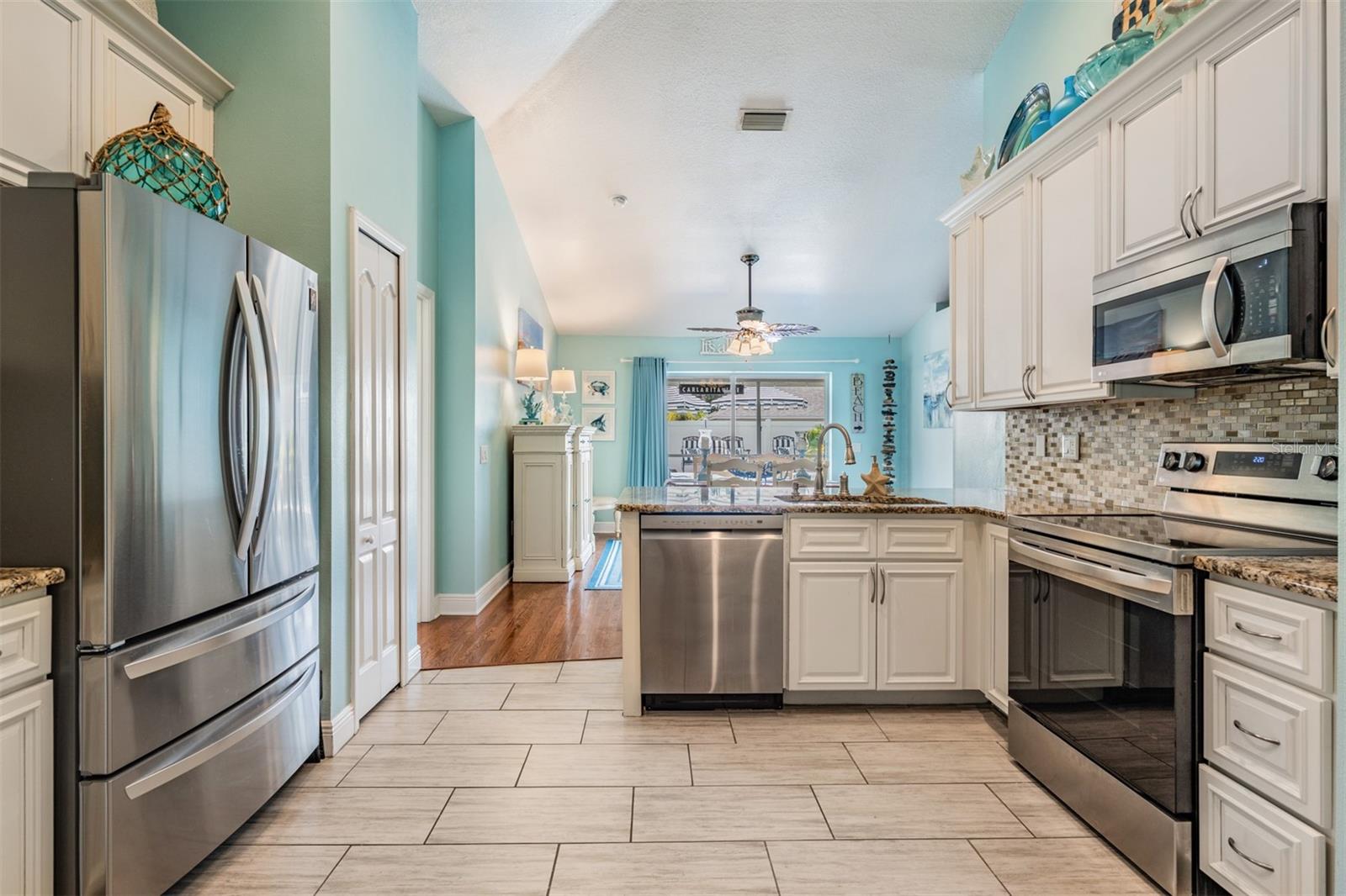 12813 KINGS LAKE DR, GIBSONTON, FL, 33534