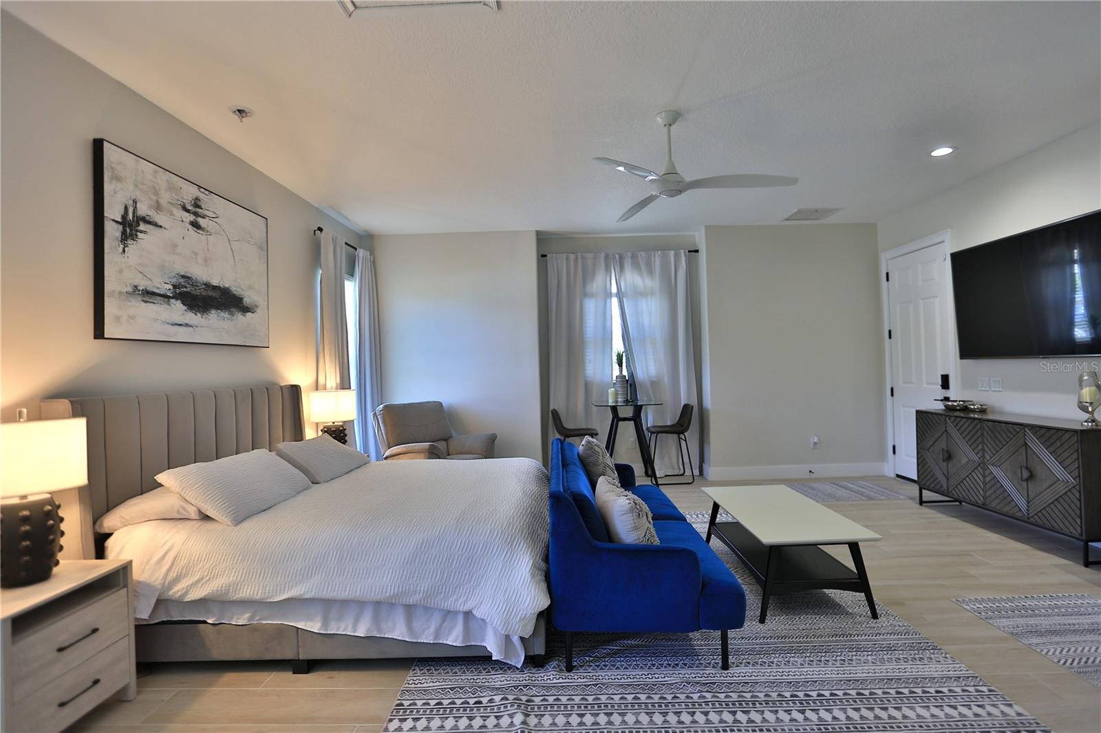 OM701542 Property Photo