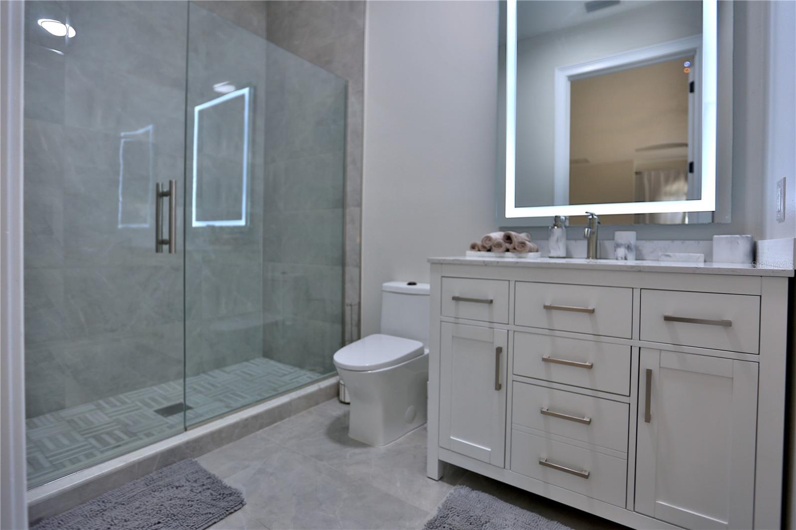 OM701542 Property Photo