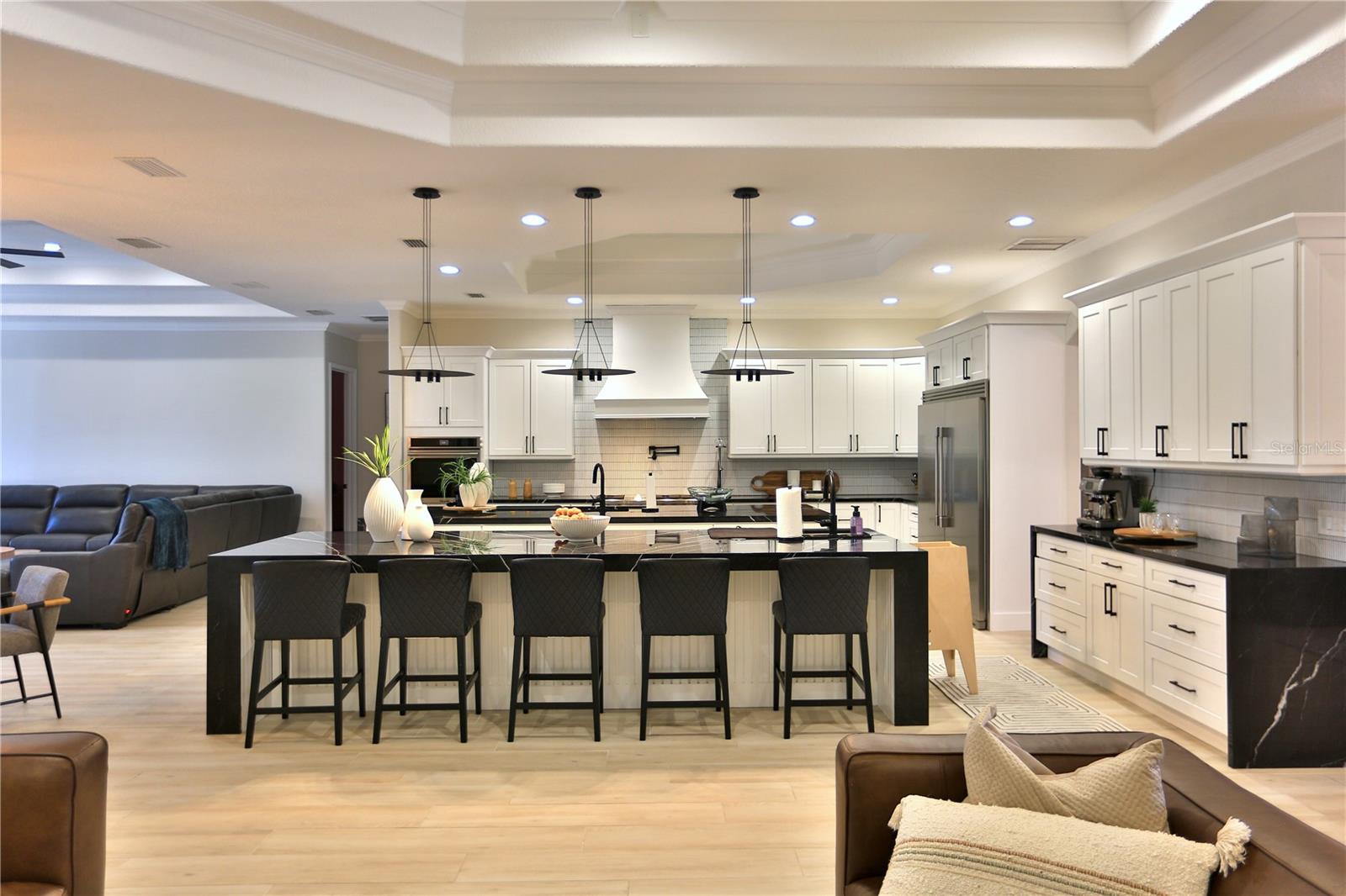 OM701542 Property Photo