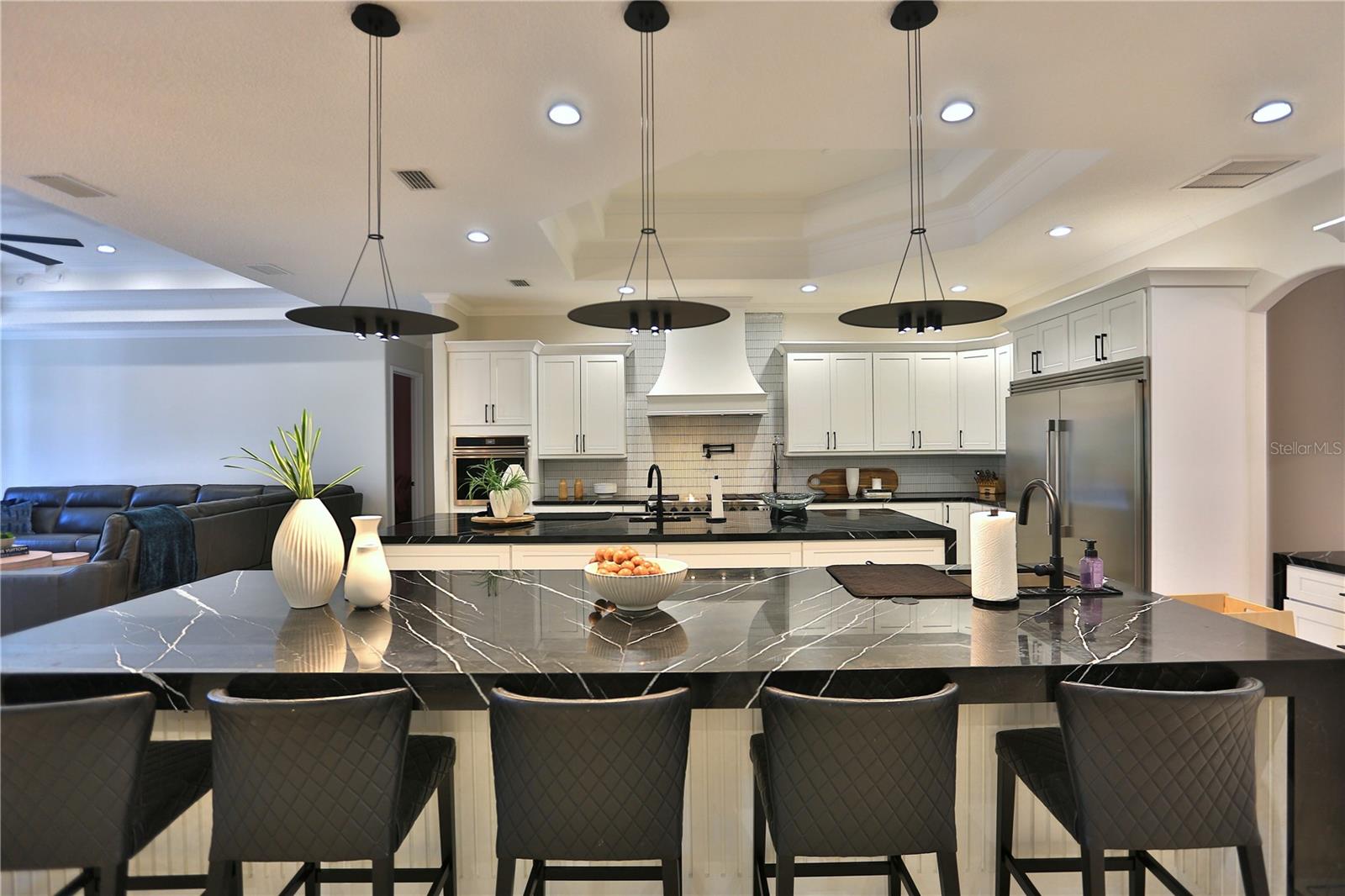 OM701542 Property Photo