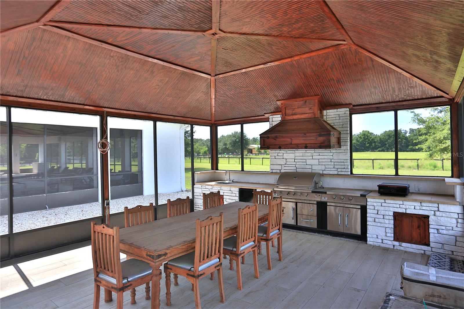 OM701542 Property Photo