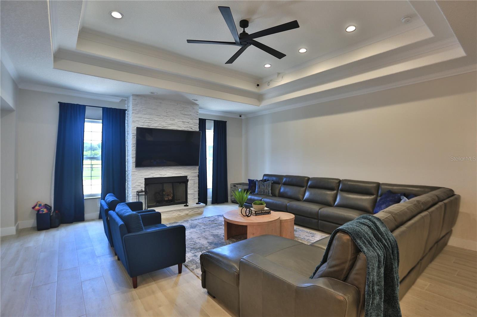 OM701542 Property Photo