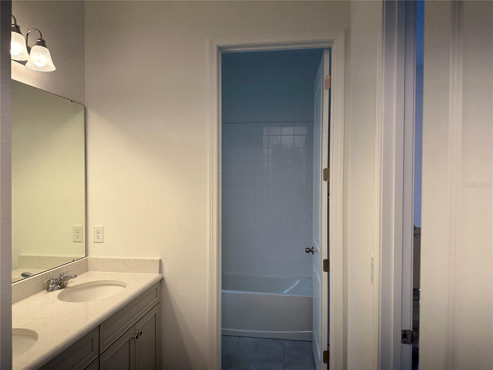 15161 LAKE BESSIE LOOP, WINTER GARDEN, FL, 34787