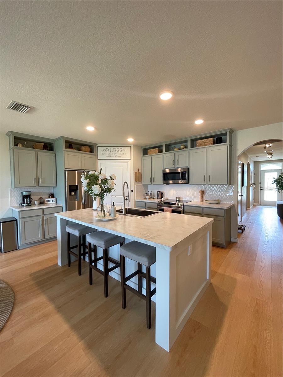 5504 RAYMOND WAY, ZEPHYRHILLS, FL, 33541