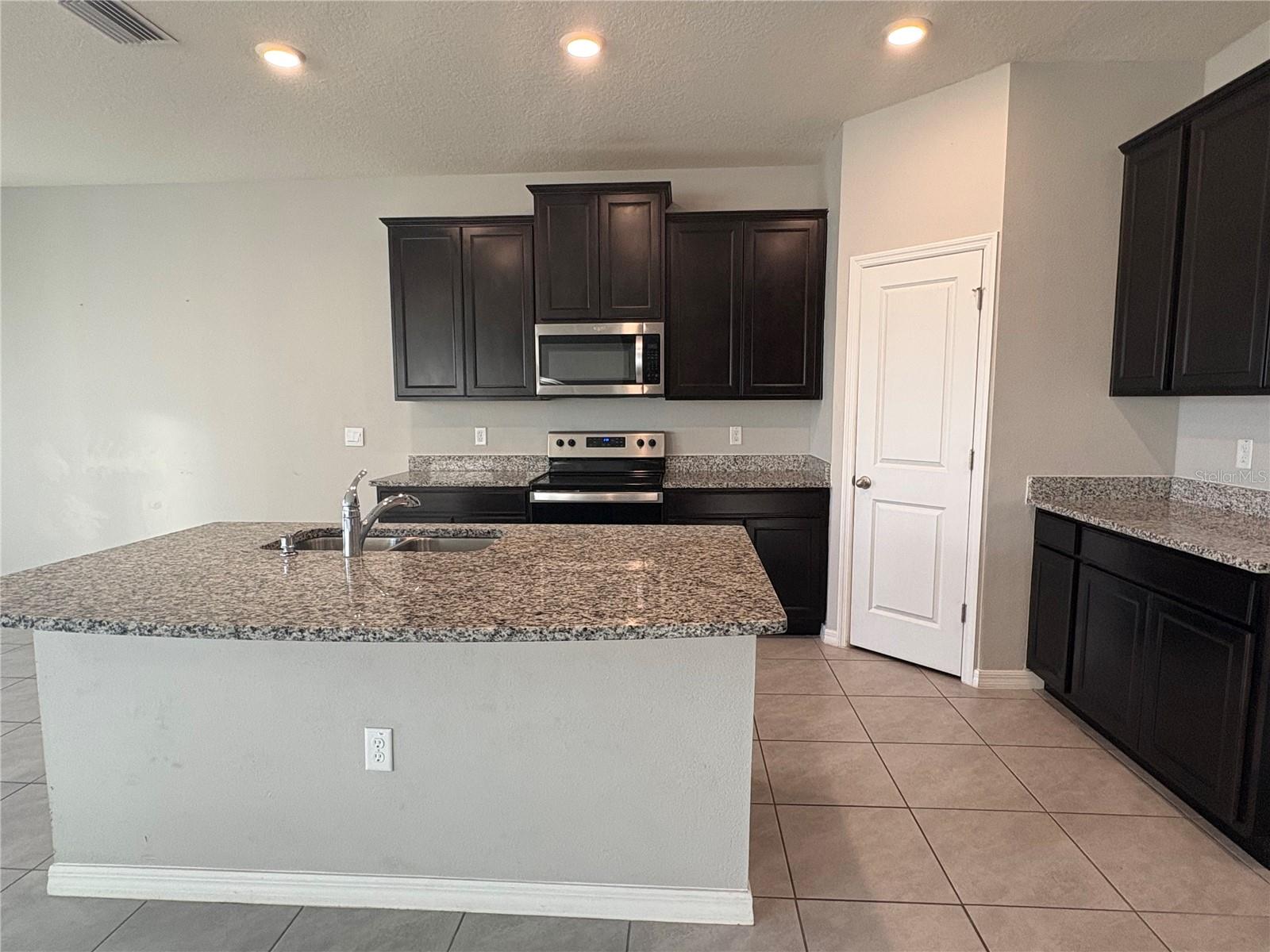 17005 AVON LN, WIMAUMA, FL, 33598