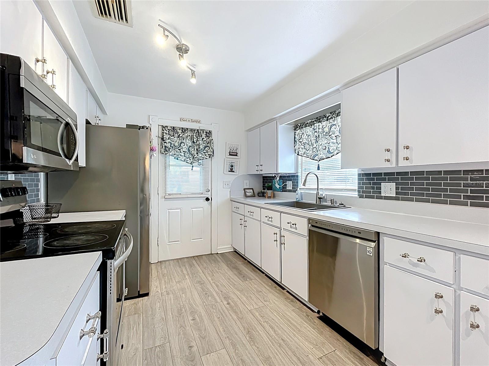 320 S SEMINOLE AVE, LAKE ALFRED, FL, 33850