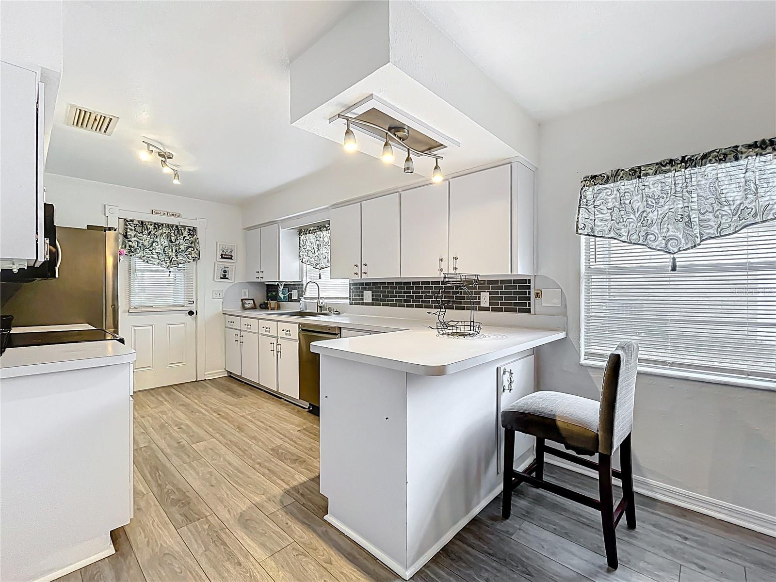 320 S SEMINOLE AVE, LAKE ALFRED, FL, 33850