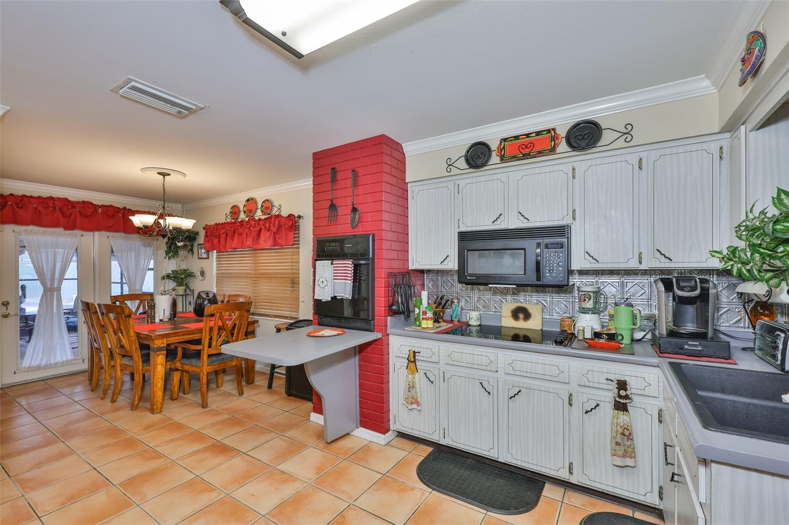 3411 W BEACH ST, TAMPA, FL, 33607