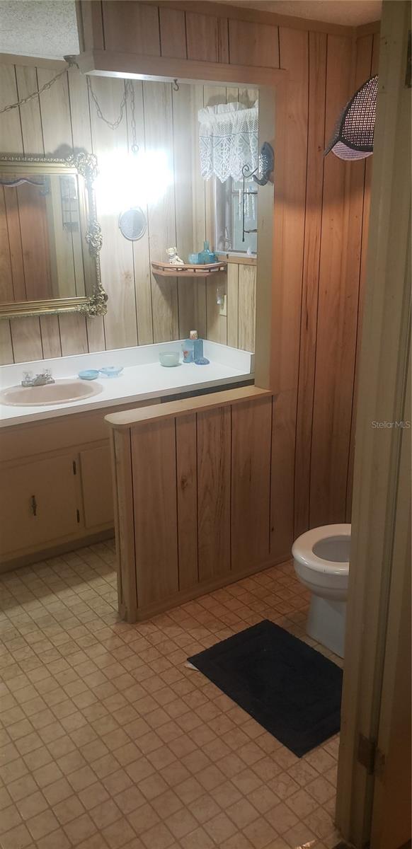 24246 FOX RD, ASTOR, FL, 32102