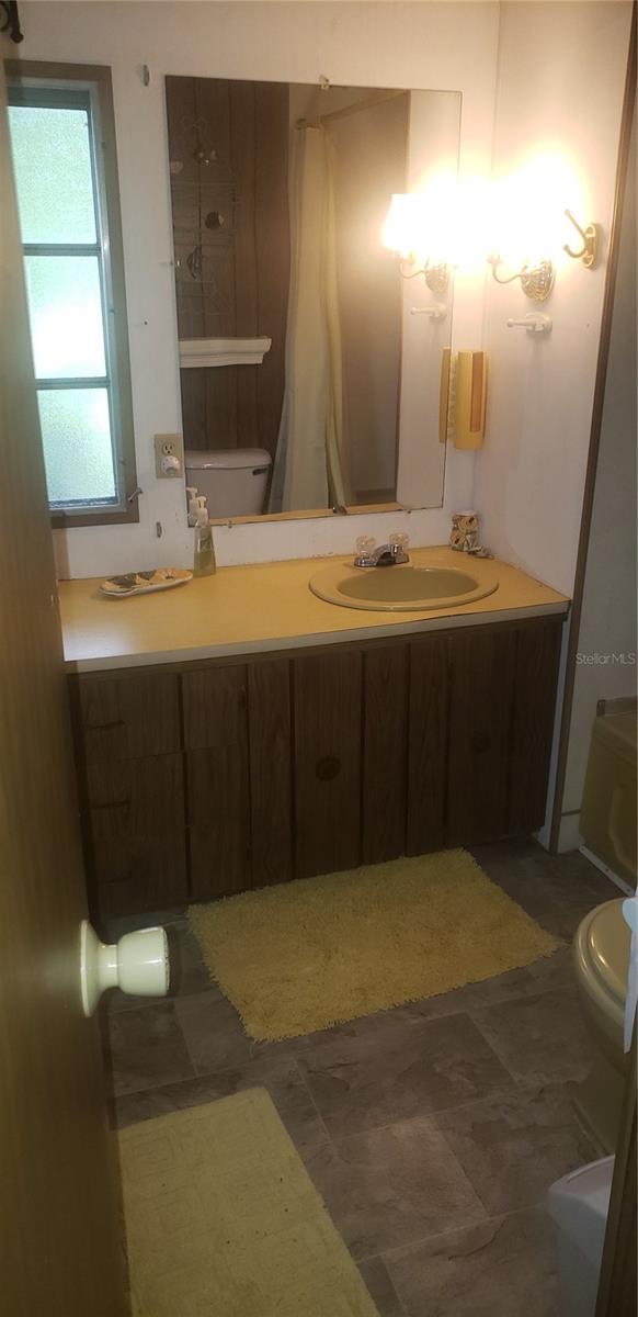 24246 FOX RD, ASTOR, FL, 32102