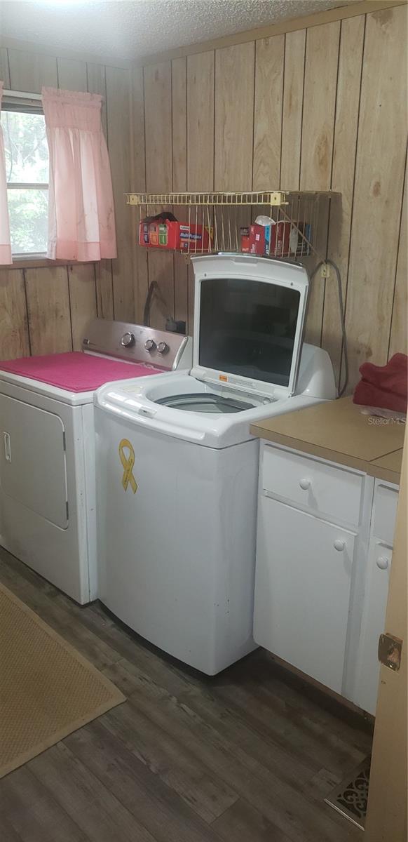 24246 FOX RD, ASTOR, FL, 32102