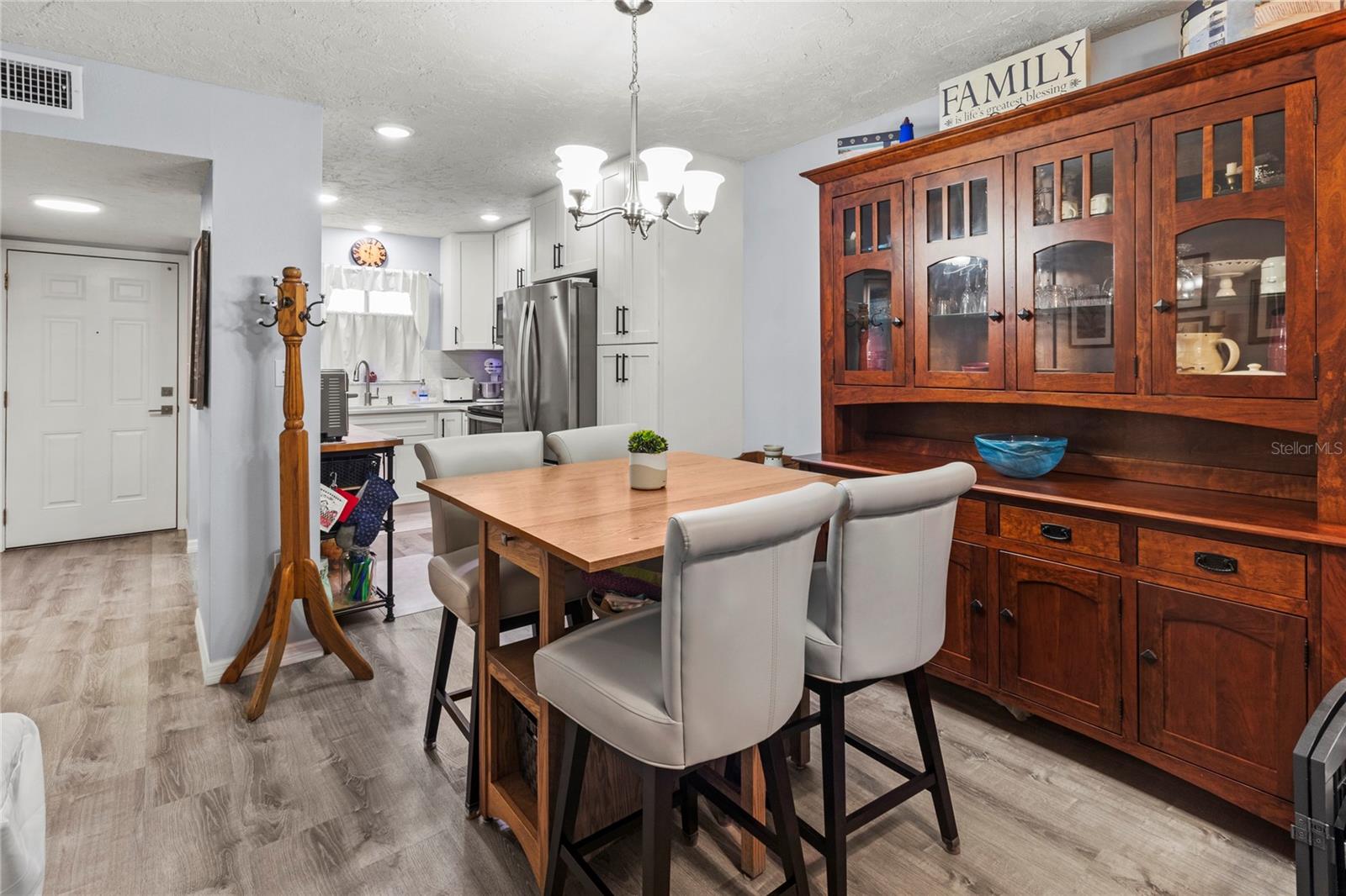 A4652603 Property Photo