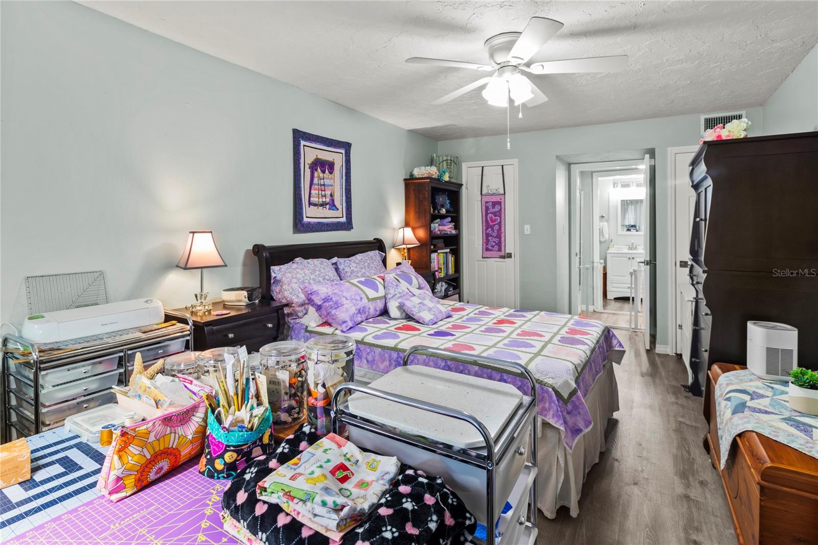 A4652603 Property Photo