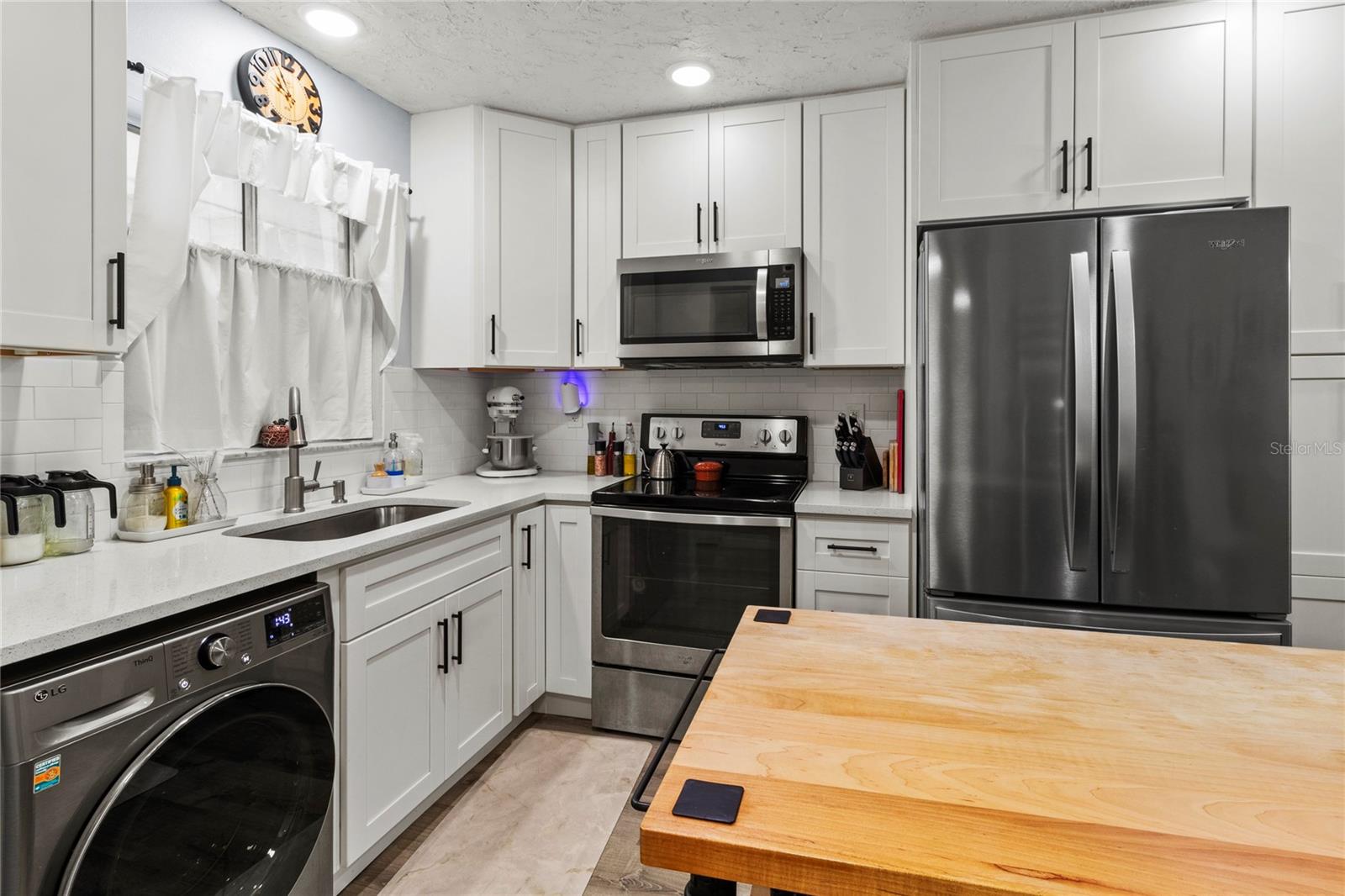 A4652603 Property Photo