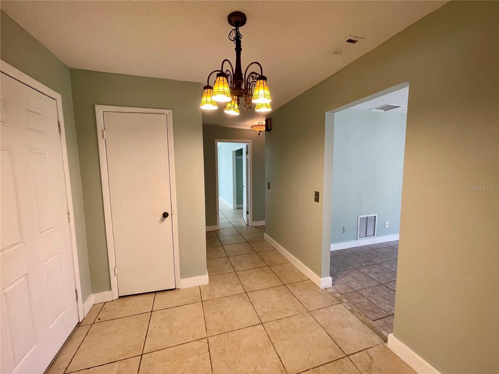 285 W 2ND ST, CHULUOTA, FL, 32766