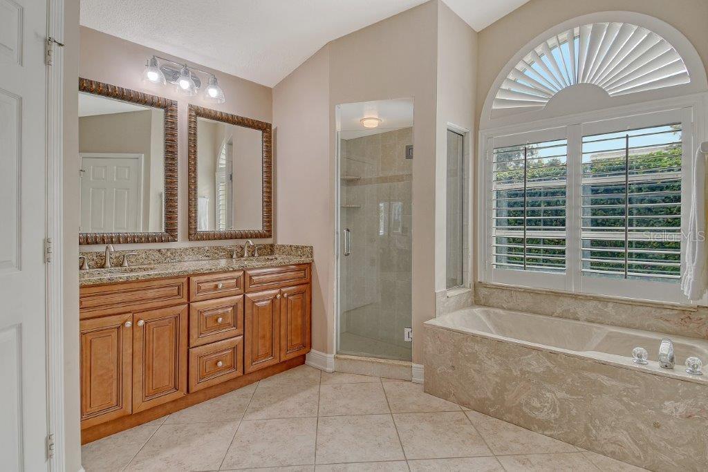 A4652607 Property Photo