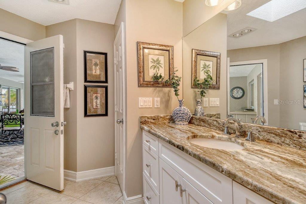 A4652607 Property Photo