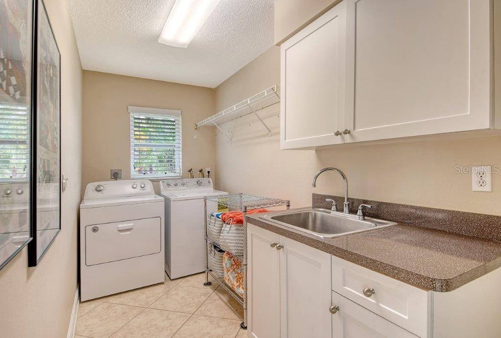 A4652607 Property Photo