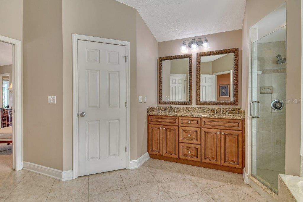 A4652607 Property Photo
