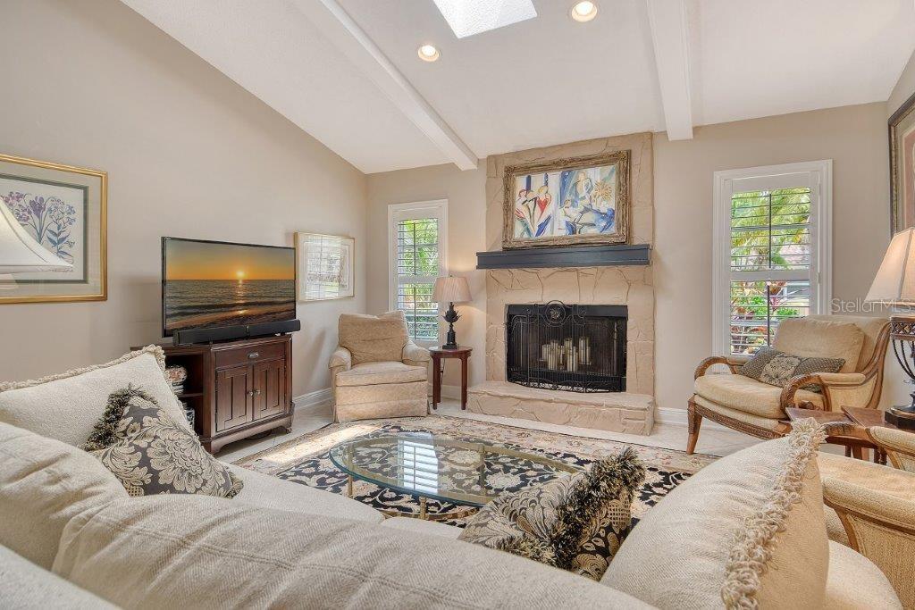 A4652607 Property Photo