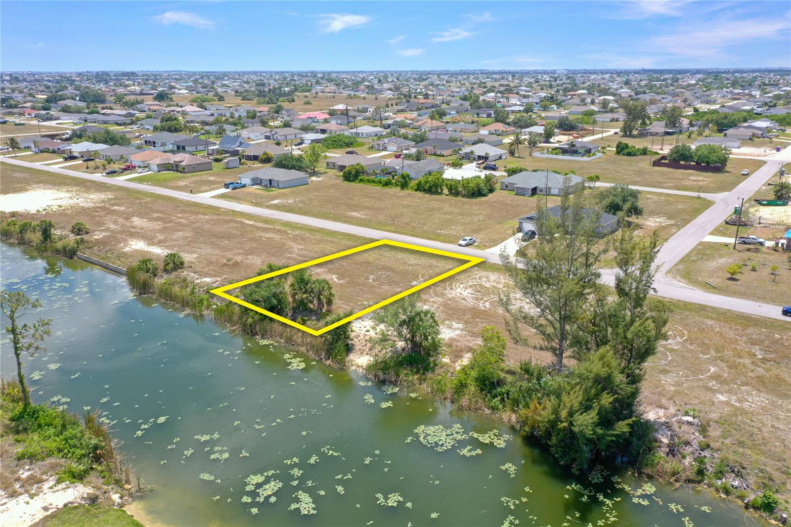 3023 NE 5TH PL, CAPE CORAL, FL, 33909