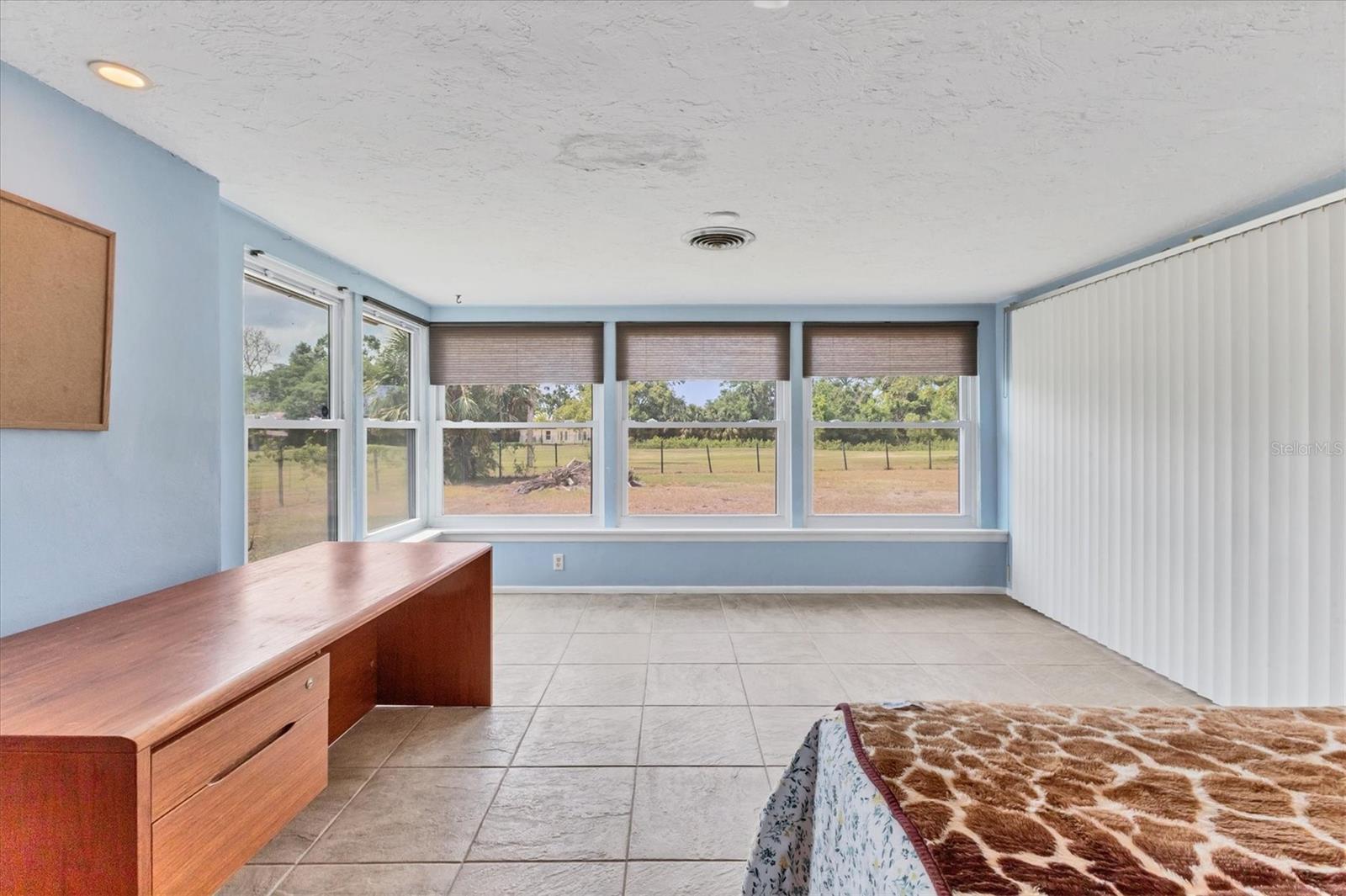 A4652613 Property Photo