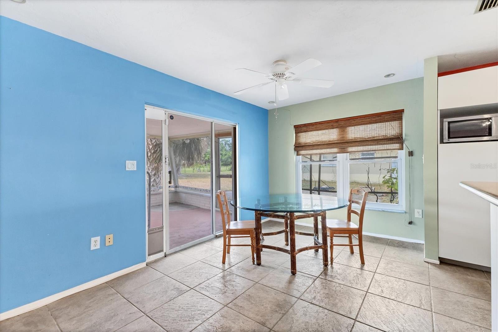 A4652613 Property Photo