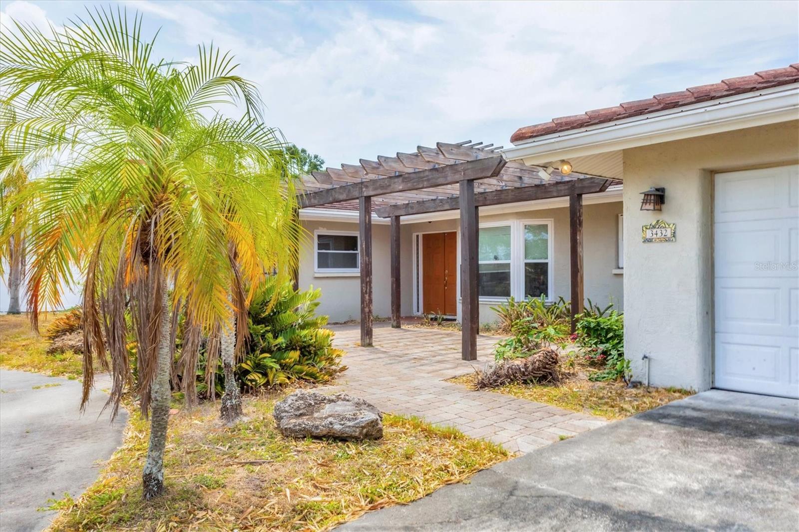 A4652613 Property Photo