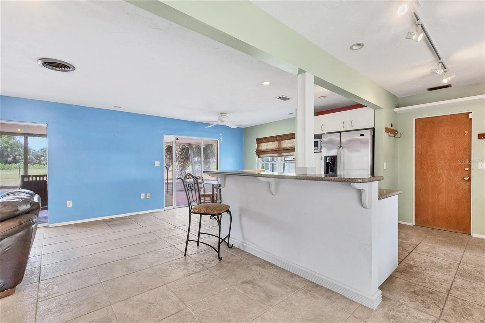 A4652613 Property Photo