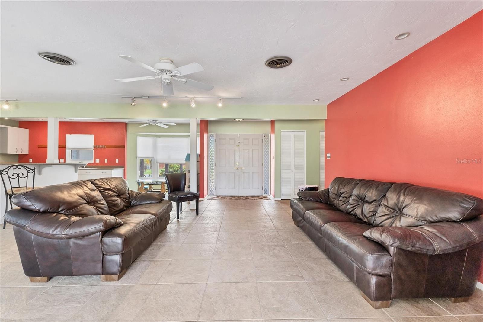 A4652613 Property Photo