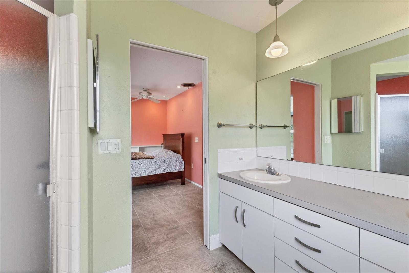 A4652613 Property Photo