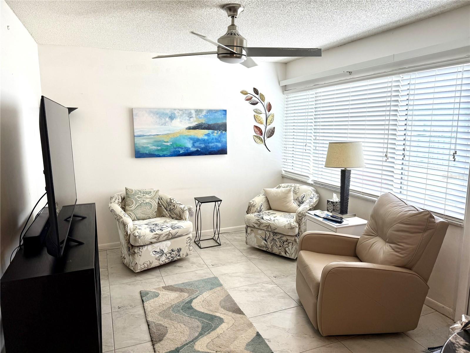 6880 VERSAILLES N, PINELLAS PARK, FL, 33781