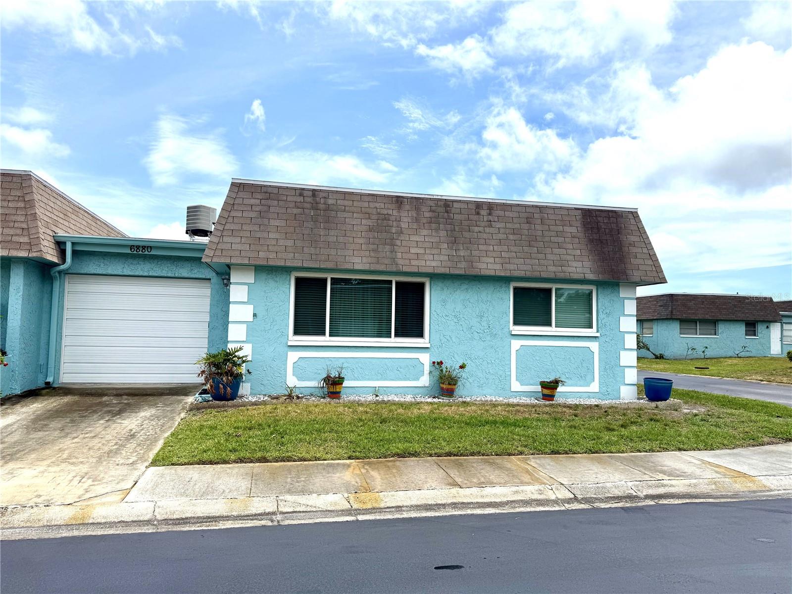 6880 VERSAILLES N, PINELLAS PARK, FL, 33781