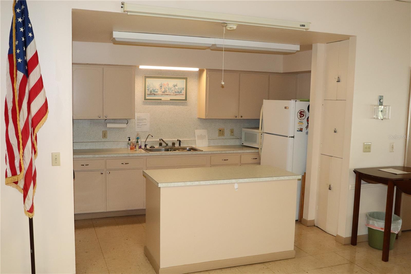 6880 VERSAILLES N, PINELLAS PARK, FL, 33781