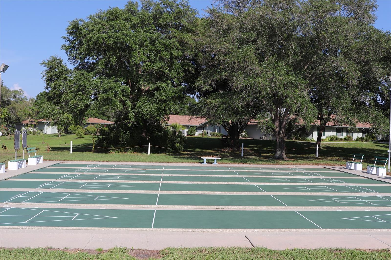 6880 VERSAILLES N, PINELLAS PARK, FL, 33781