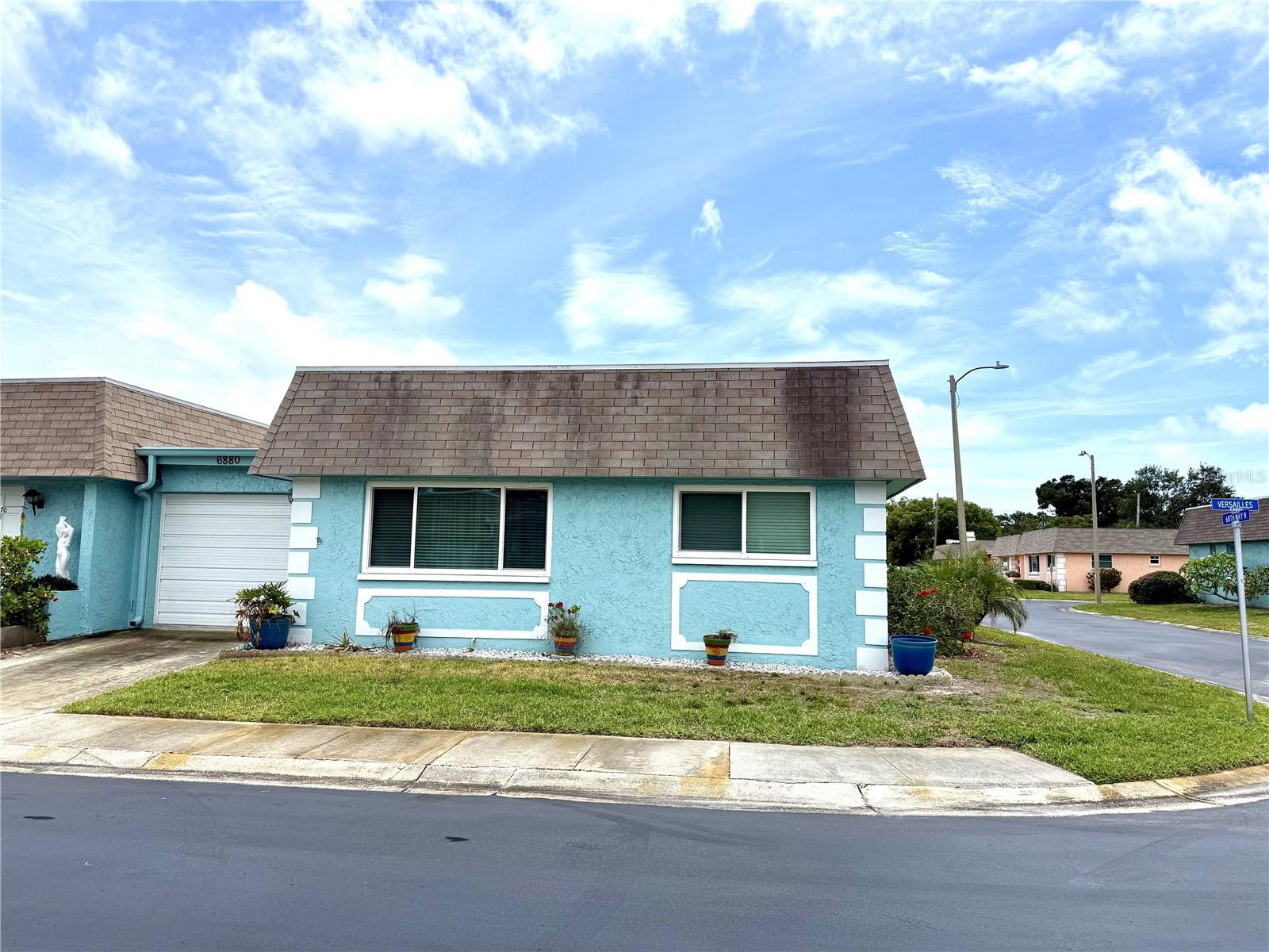 6880 VERSAILLES N, PINELLAS PARK, FL, 33781