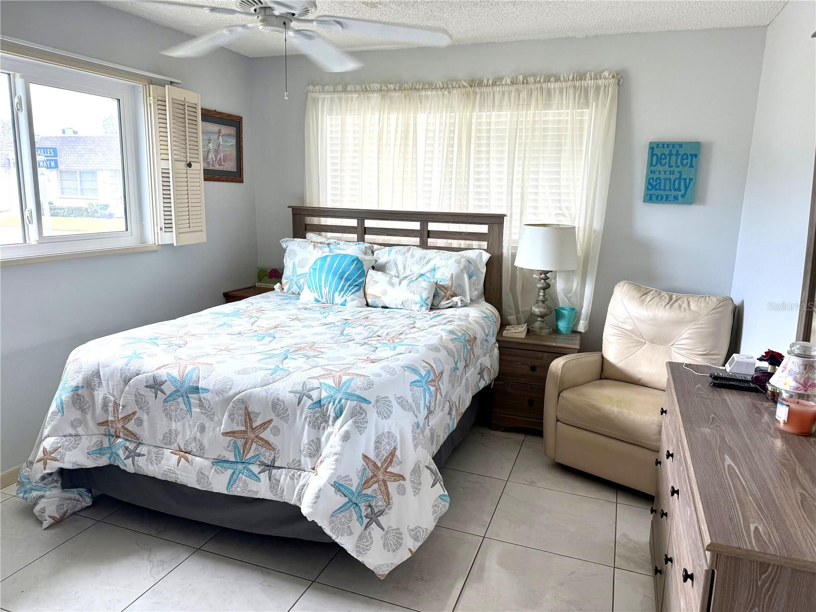 6880 VERSAILLES N, PINELLAS PARK, FL, 33781