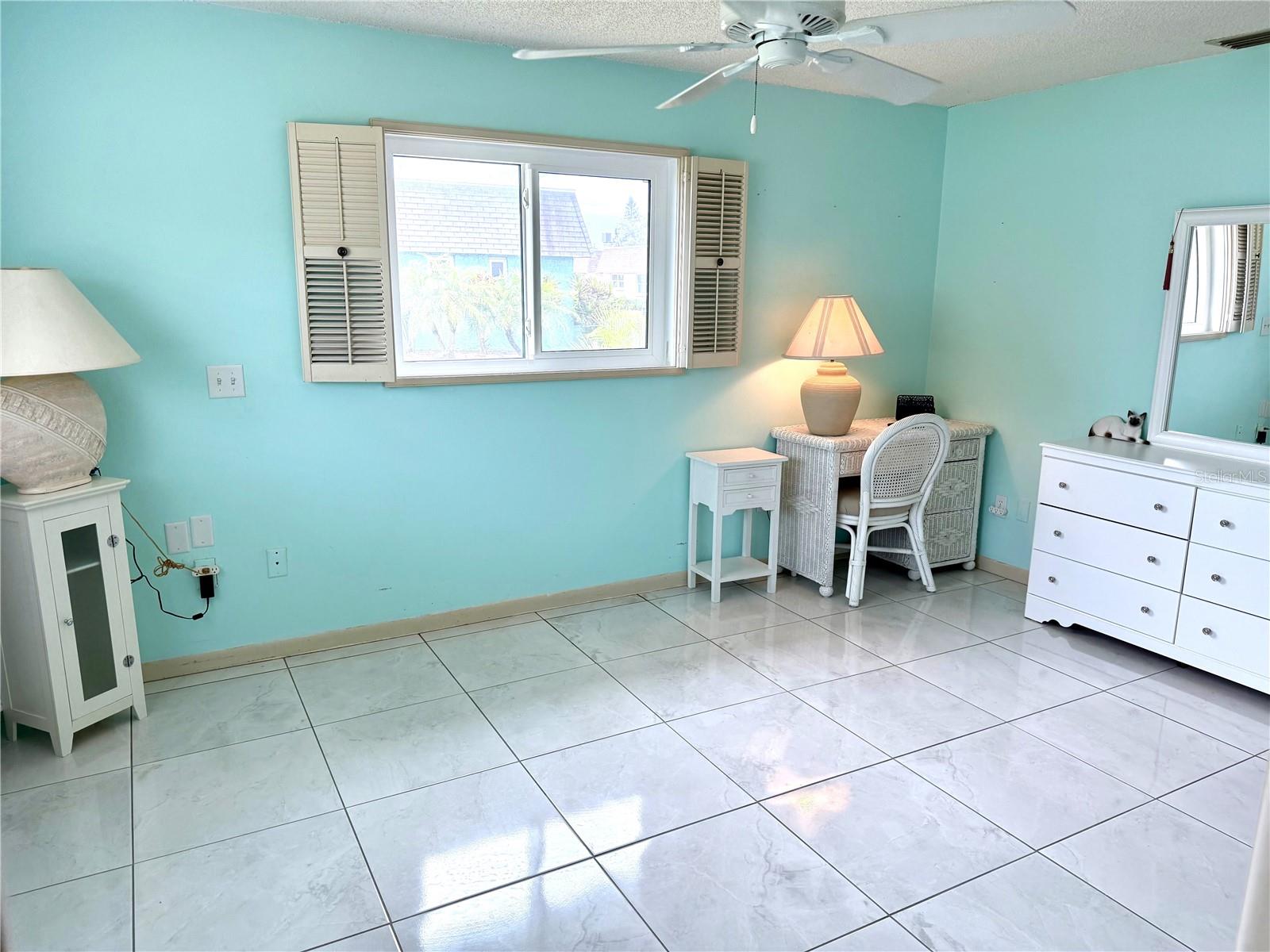 6880 VERSAILLES N, PINELLAS PARK, FL, 33781